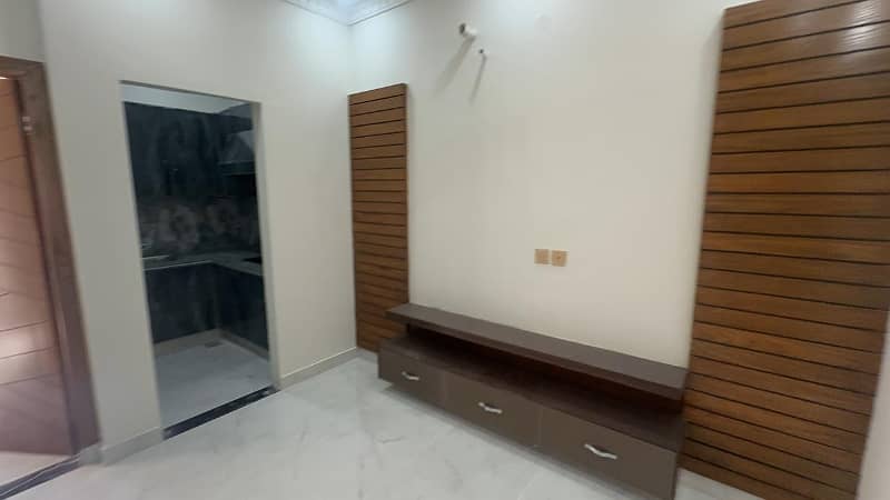 This Is Your Chance To Buy Prime Location House In Central Park - Block C Lahore 19