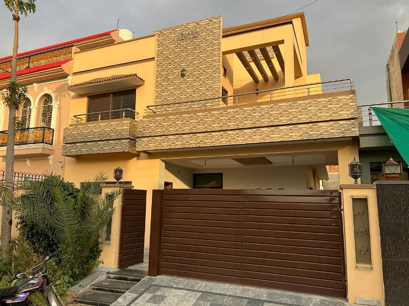 Centrally Located Prime Location House In Central Park - Block A Is Available For sale 0