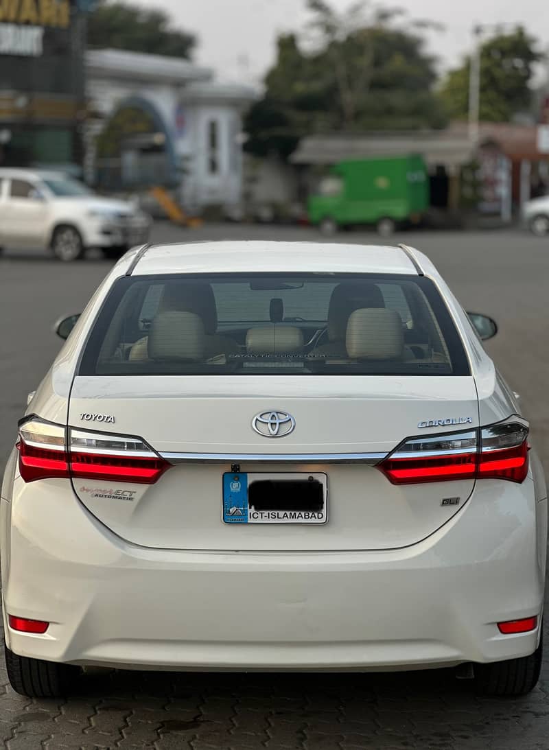 Toyota Corolla GLI (2018) model 5