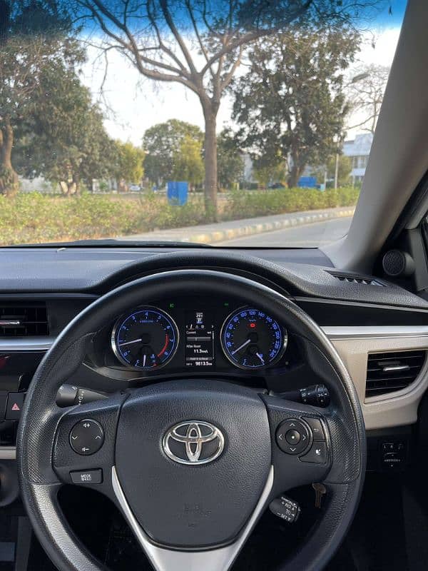 Toyota Altis Grande 2017 13