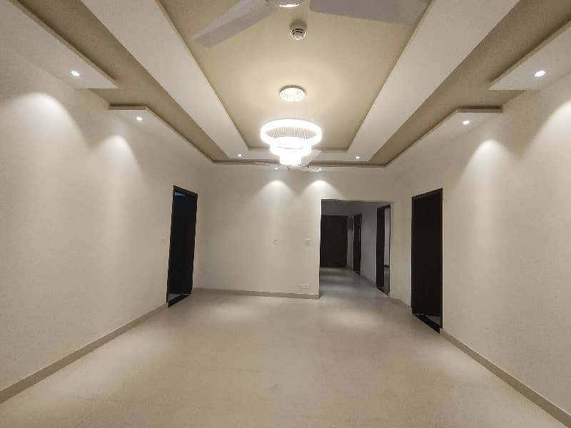 10-Marla 03-Bed Luxury Brand New Flat Available For Sale In Askari-01 Lahore Cantt. 9