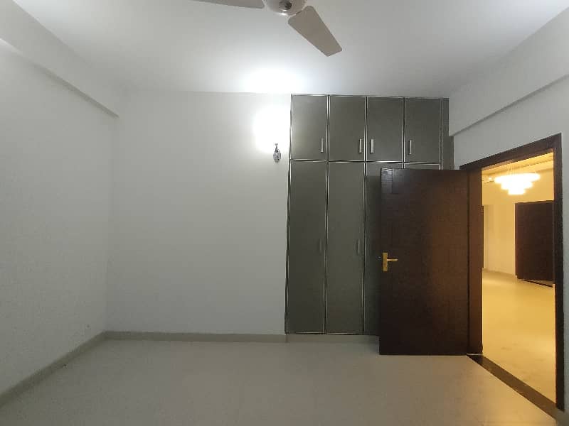 10-Marla 03-Bed Luxury Brand New Flat Available For Sale In Askari-01 Lahore Cantt. 12