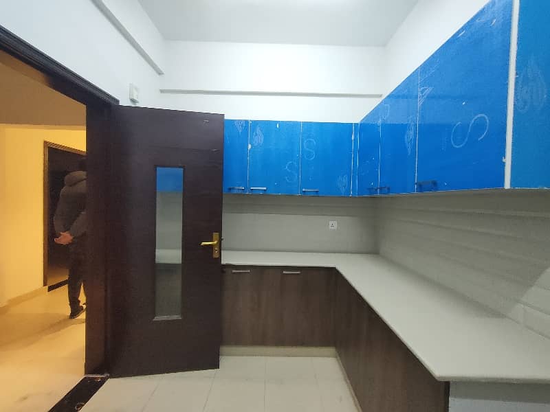 10-Marla 03-Bed Luxury Brand New Flat Available For Sale In Askari-01 Lahore Cantt. 18