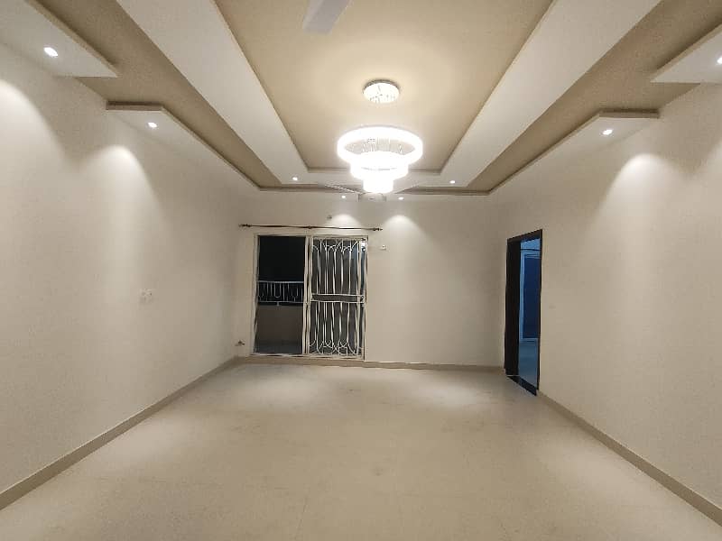 10-Marla 03-Bed Luxury Brand New Flat Available For Sale In Askari-01 Lahore Cantt. 24