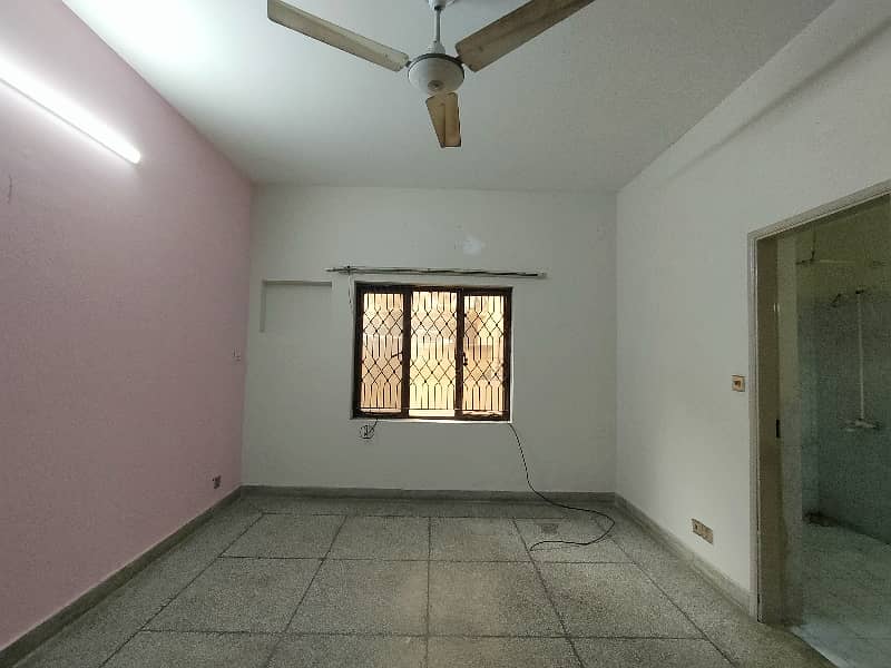 10-Marla 4-Bedroom's House Available For Sale In Askari 9 Lahore. 10