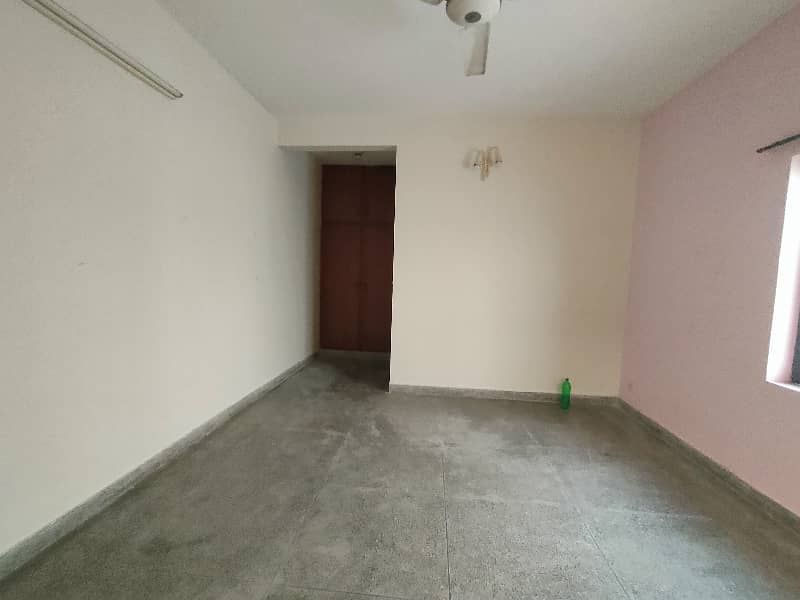 10-Marla 4-Bedroom's House Available For Sale In Askari 9 Lahore. 15