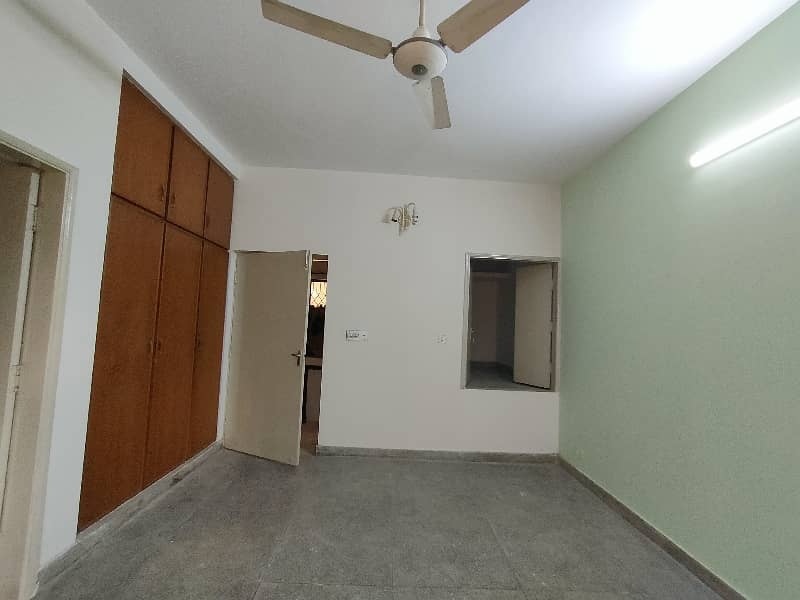 10-Marla 4-Bedroom's House Available For Sale In Askari 9 Lahore. 21