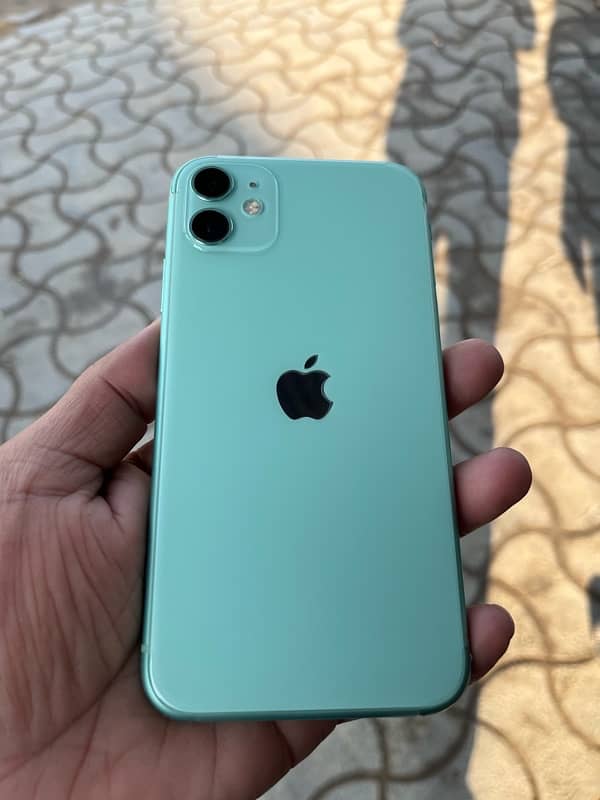 iPhone 11 factory unlock 128gb water pack 0