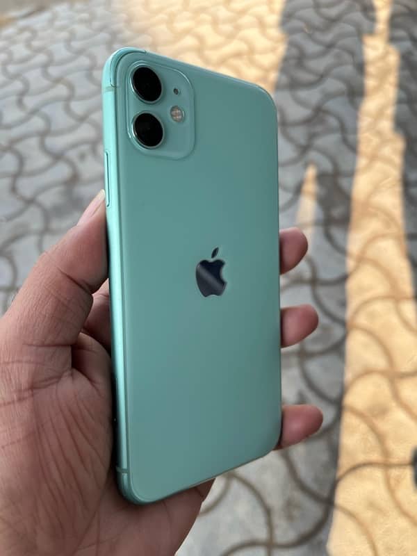 iPhone 11 factory unlock 128gb water pack 1