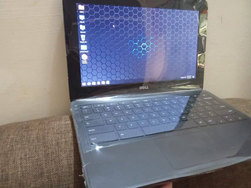 Dell Chromebook 3180 laptop 0