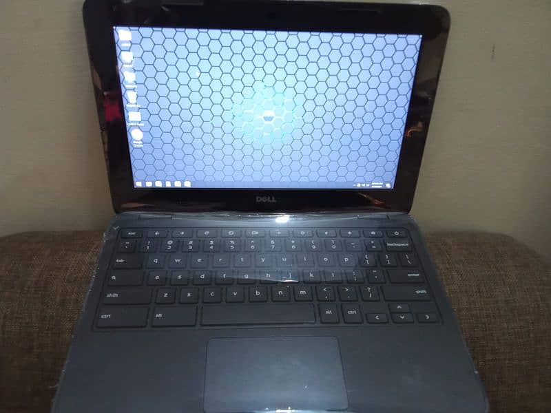 Dell Chromebook 3180 laptop 2