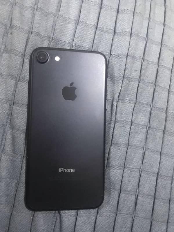 Apple iPhone 7 black in colour non pta sealed phone 0