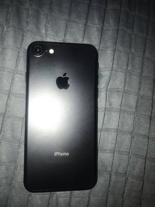 Apple iPhone 7 black in colour non pta sealed phone 3