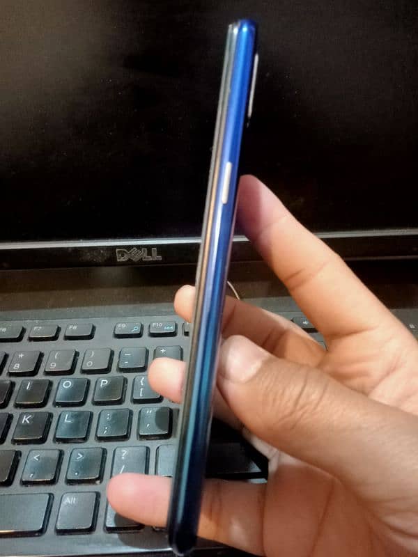 Realme 3 4/64 9/10 Condition 3