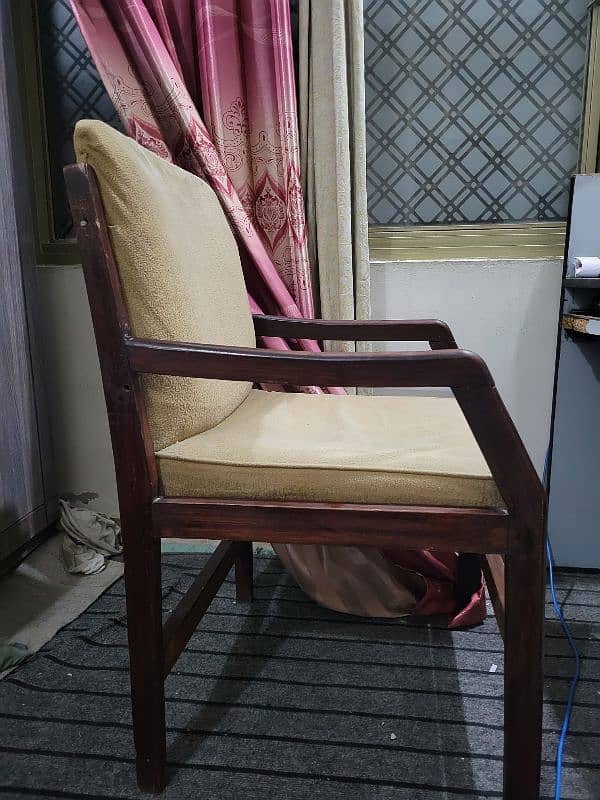 Wooden chair in good condition 0