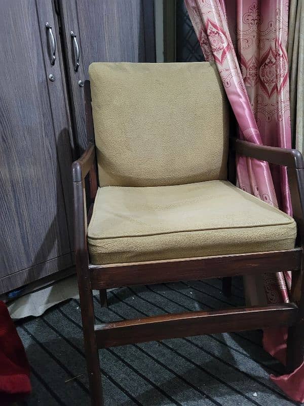 Wooden chair in good condition 1