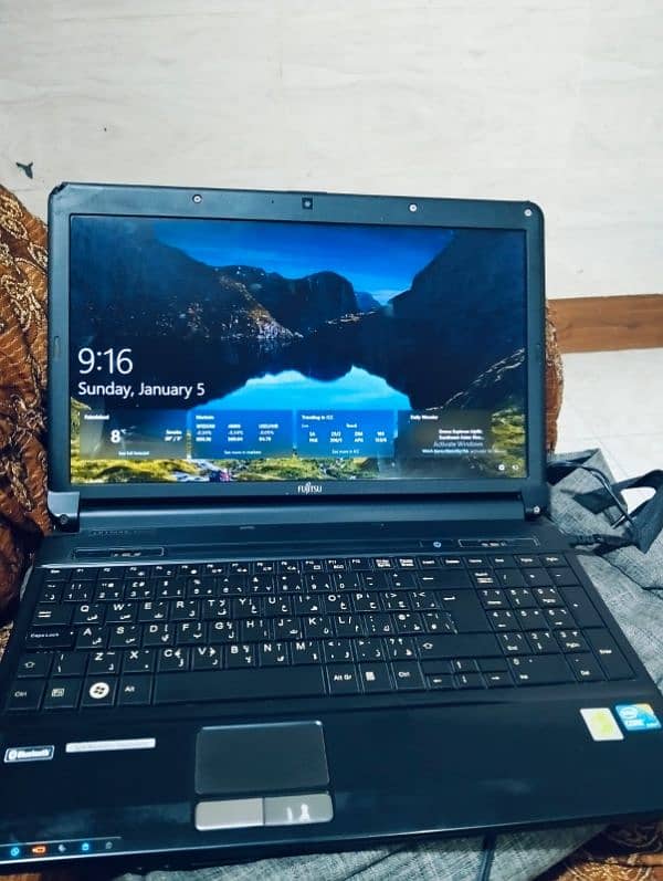 Fujitsu brand core i3. . . 8