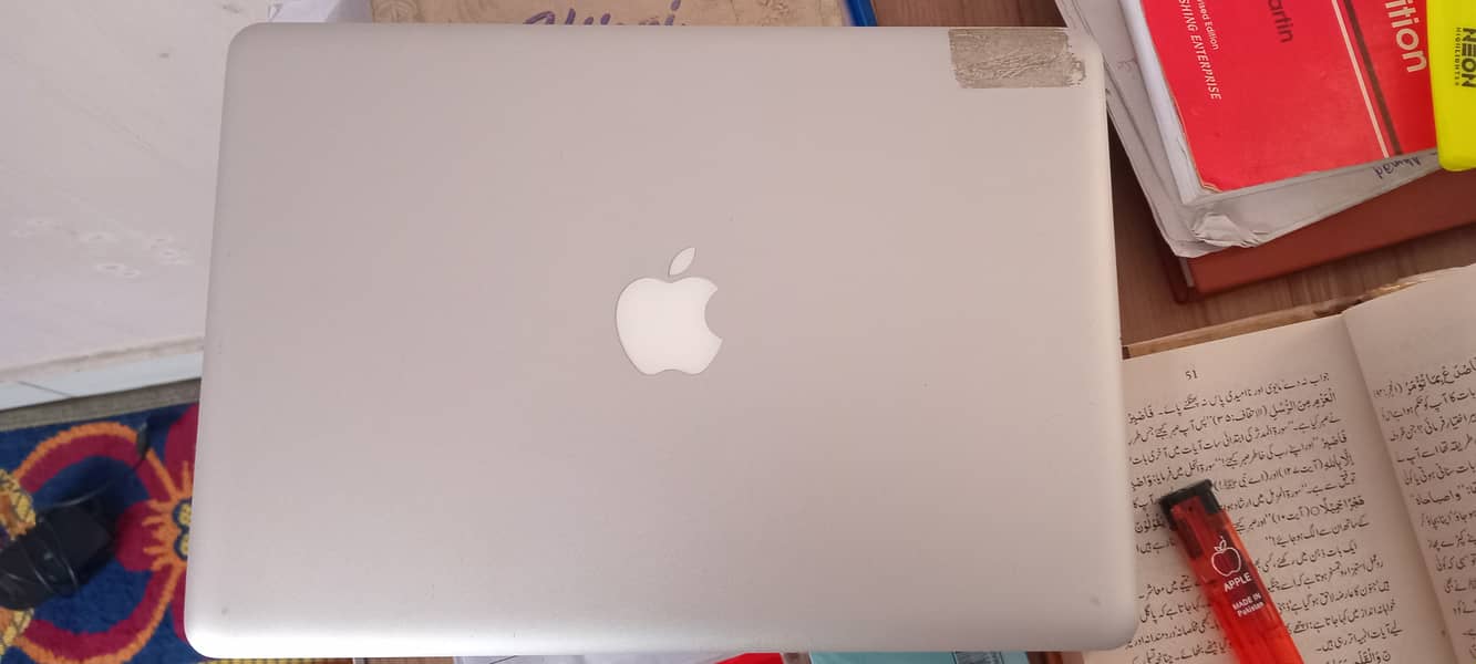 Macbok pro core i5 2nd generation 2011 3