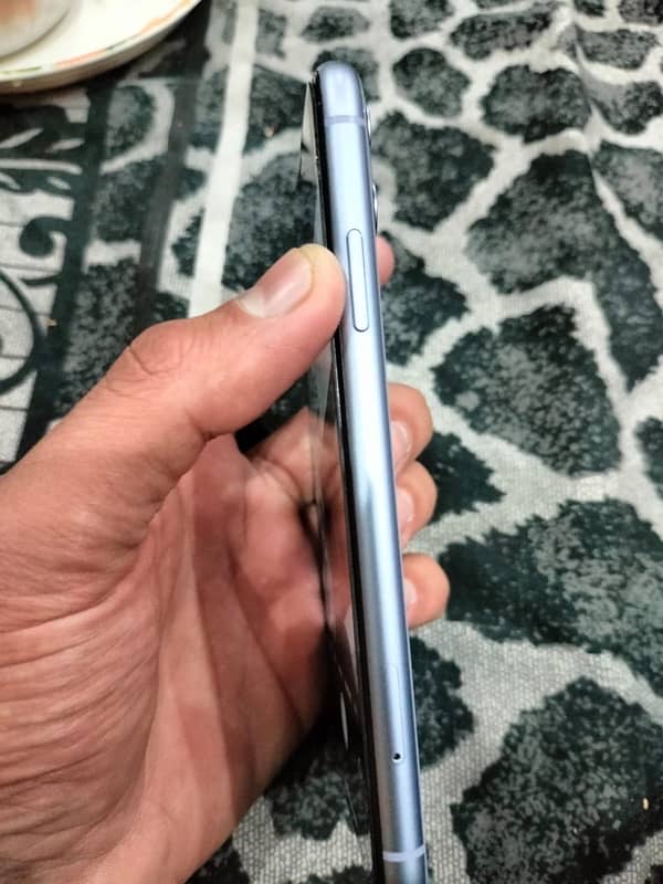 iphone 11  best condition non pta only whatsapp 1