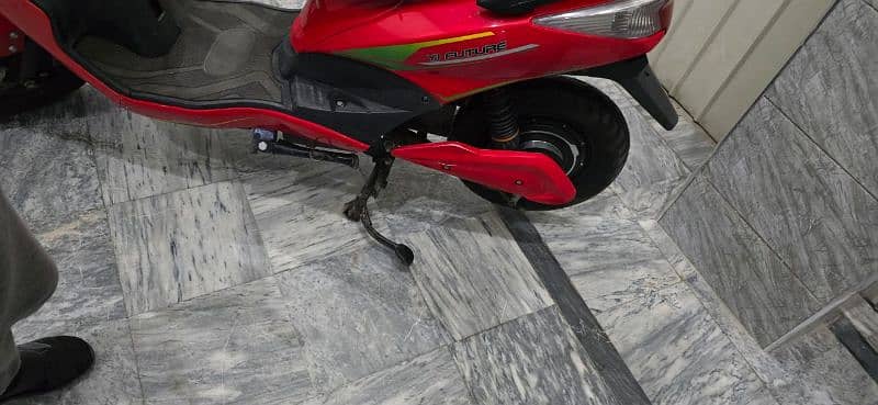 yj future e scoote one hand used just new condition 8