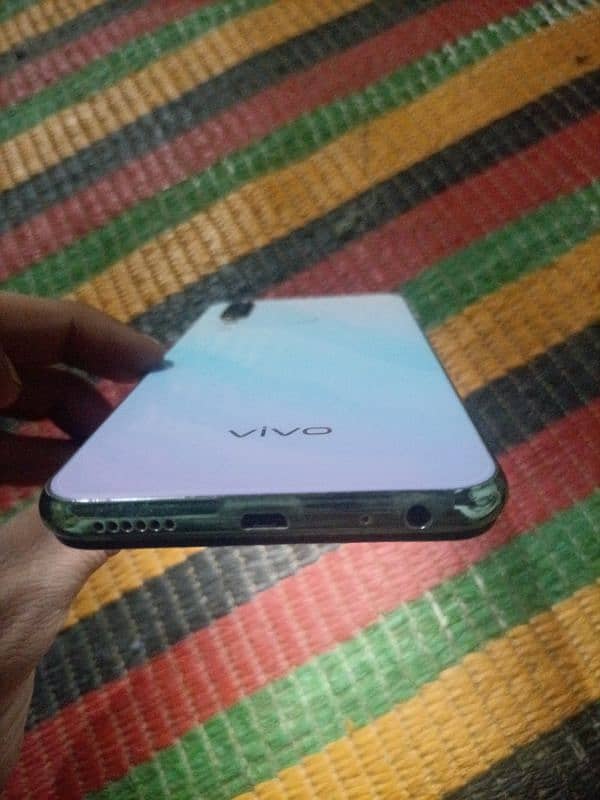 vivo y17 3