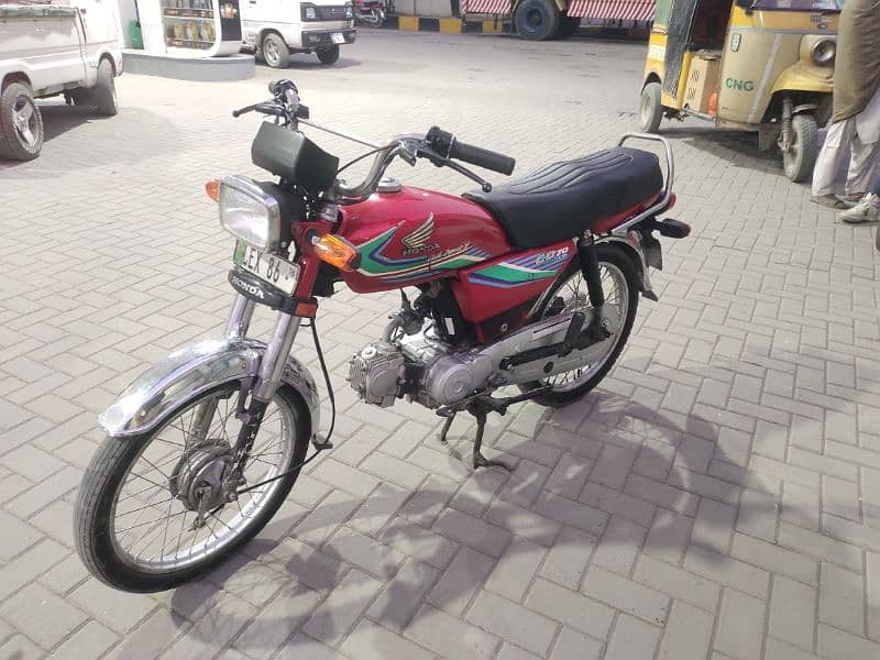 Honda CD 70 (2016) 2