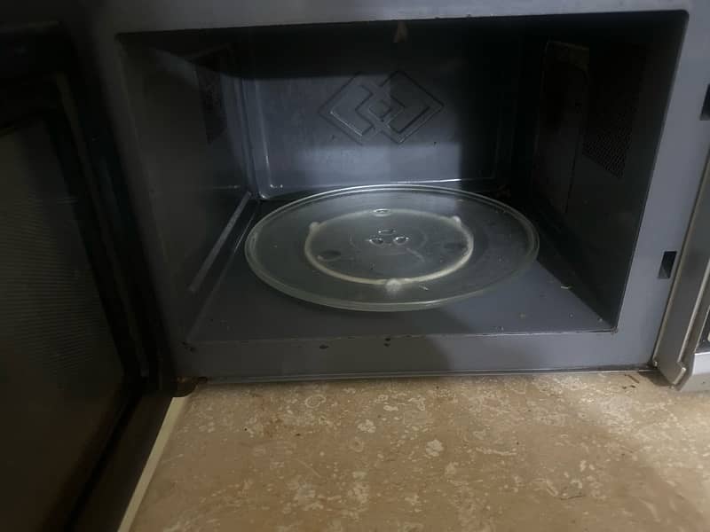 microwave Haier 3