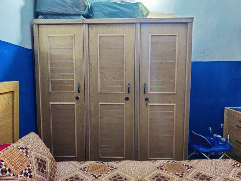 WOODEN FURNITURE FOR SALE | COMPLETE BED SET 1