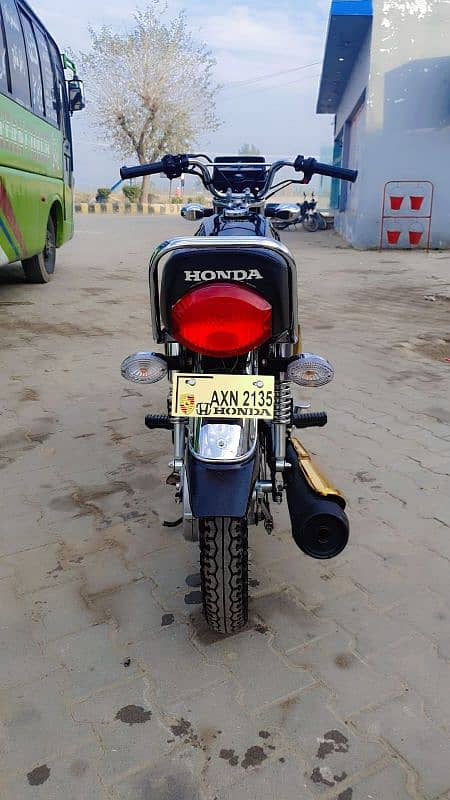 Honda 125 Gold edition 4