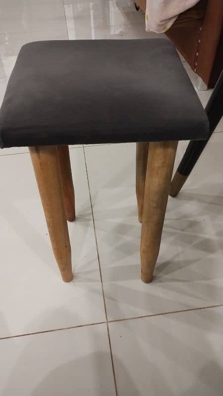 Dining Table with stools 0