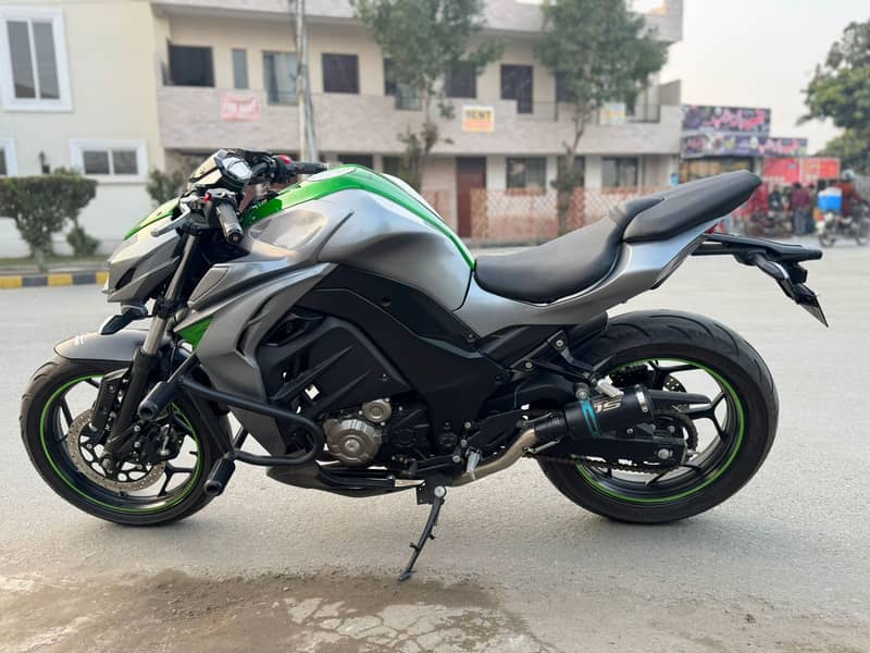 Kawasaki Z1000 2022 11