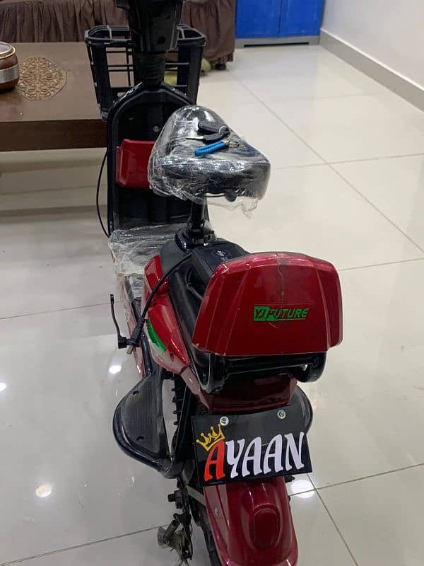 yj future Indus model scooty nice quality 4