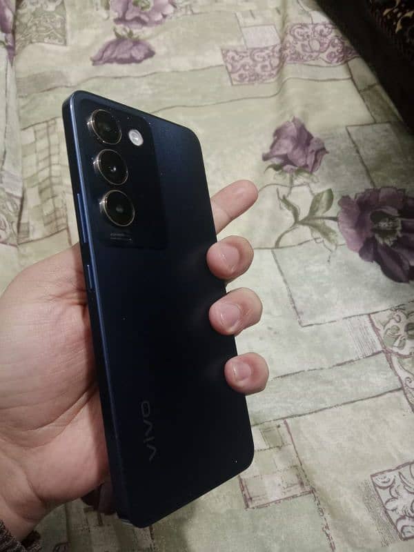 VIVo Y100 8/256 5