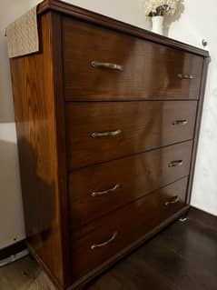 Chest of drawers