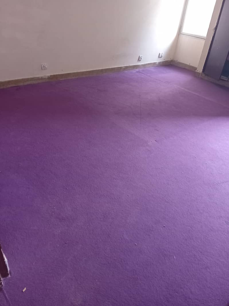 Good condition purple carpet 1