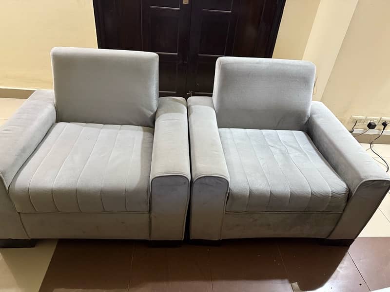 8 seater sofa set in v good condition 0