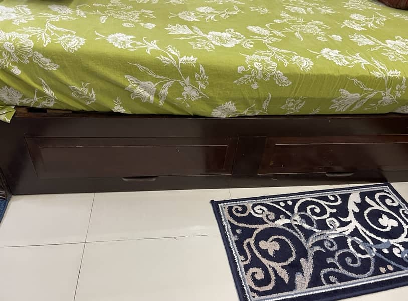 Bed set . Bed , side tables, dresser 5