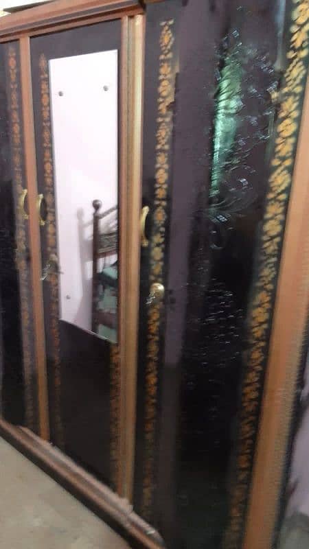 IRON CUPBOARD GOOD CONDITION 3 DOOR 5