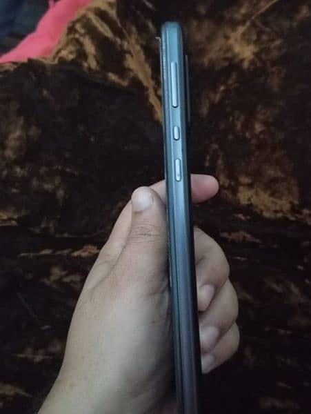 Sharp Aquos Zero 5G Basic 4