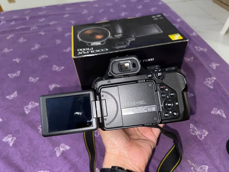 Nikoon P1000 Worldlongest Zoom 125x Camera with All box 2bartteries 3