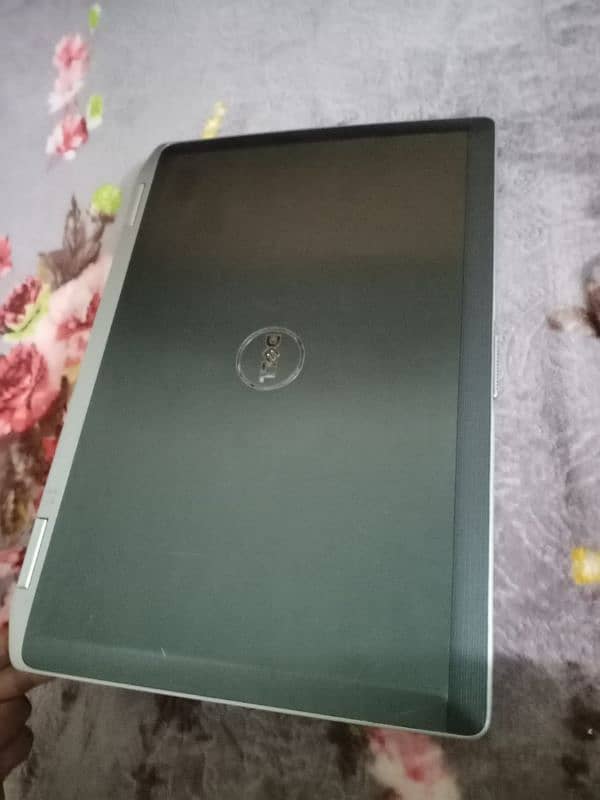 Dell core i5 laptop new condition 10/10 with 128gb ssd 3