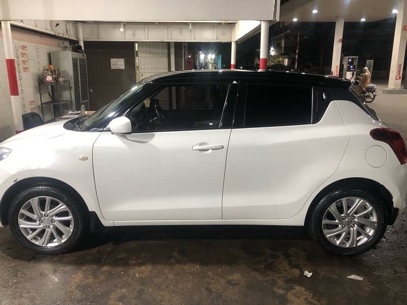 Suzuki Swift 2022 (GL CVT) 1