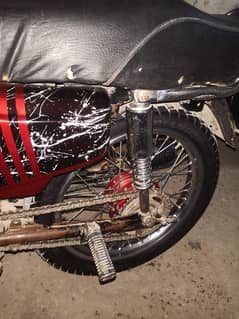 Honda bike 92 model ha ghadre abhi banai ha ok ghadre ha cplc clear ha