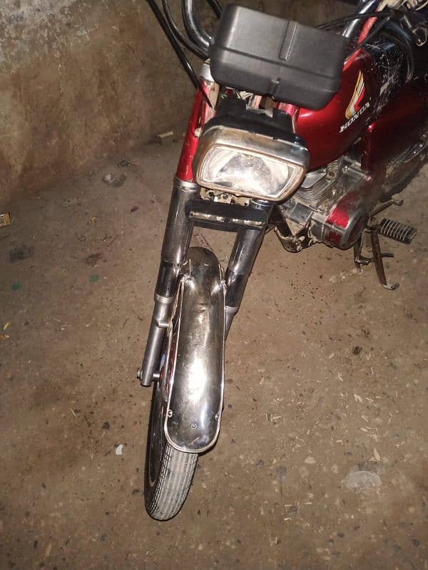 Honda bike 92 model ha ghadre abhi banai ha ok ghadre ha cplc clear ha 3