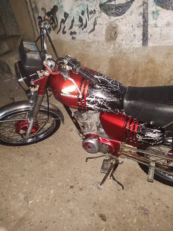 Honda bike 92 model ha ghadre abhi banai ha ok ghadre ha cplc clear ha 6