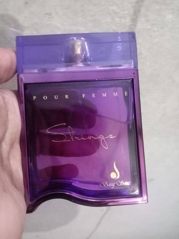 strange perfume 2