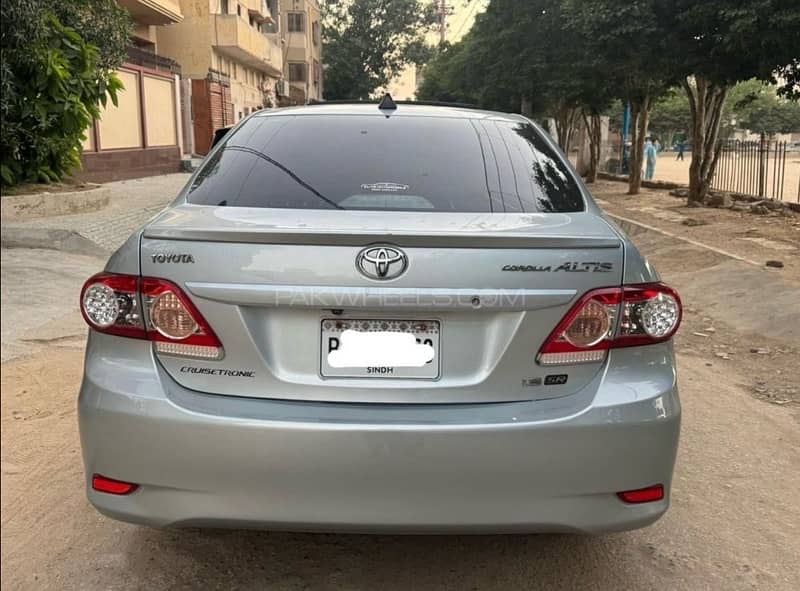 Toyota Corolla Altis 2013 5