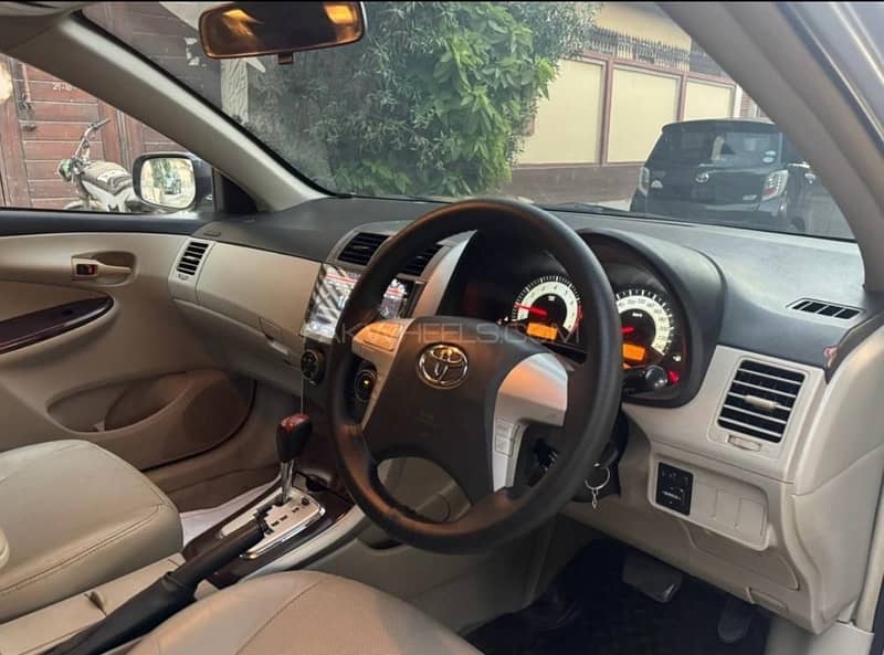 Toyota Corolla Altis 2013 8