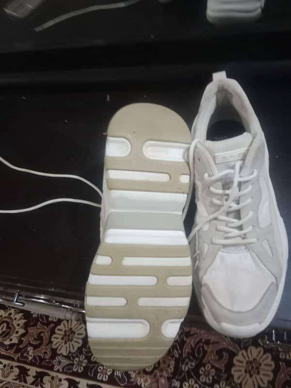 used shoes in good condition 2