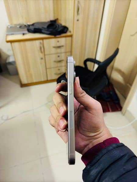 iphone 15 pro max.     jv 256 gb 4